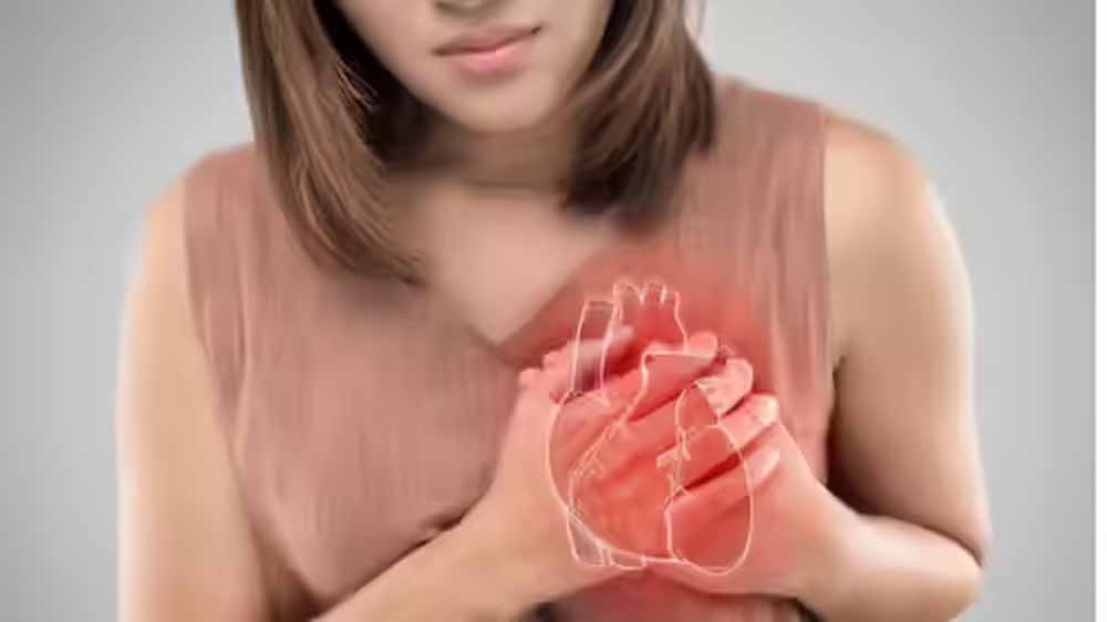 महिलाओं में हार्ट अटैक के लक्षण पुरुषों से क्यों होते हैं अलग? जानिए और रहें सतर्क