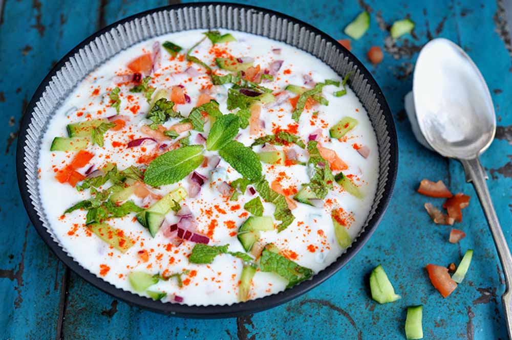 टेस्ट और हेल्थ का परफेक्ट कॉम्बिनेशन: घर पर ऐसे बनाएं टेस्टी Mix Veg Raita