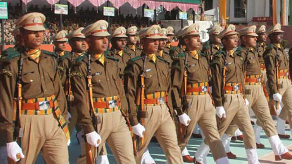 सेंट्रल फोर्स में 93 हजार पद खाली, CRPF में सबसे ज्यादा 27 हजार; 5 साल में CAPF में इस्तीफे 86% बढ़े