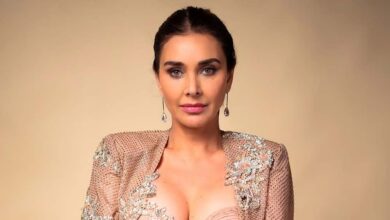 सांस थामकर कब तक करूं इंतजार, दुबई में धमाकों से परेशान एक्ट्रेस लीजा रे ने कहा – बहुत मुश्किल हो रहा है