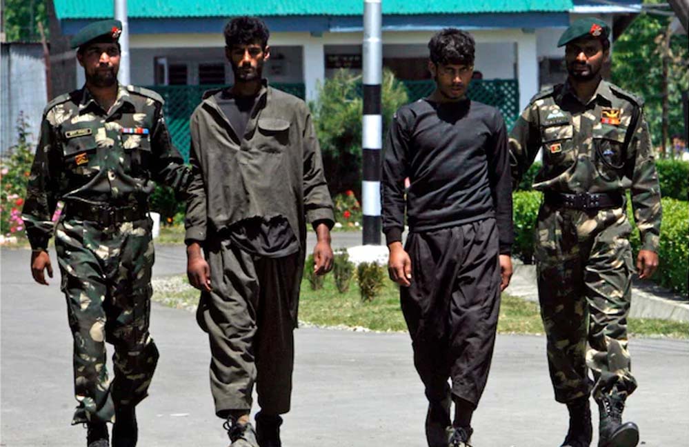 तिहाड़ से छूटा, आसिम मुनीर की गोद में बैठा, पहलगाम में मचाई तबाही, अब बना मोस्ट वांटेड आतंकवादी तिहाड़ से छूटा, आसिम मुनीर की गोद में बैठा, पहलगाम में मचाई तबाही, अब बना मोस्ट वांटेड आतंकवादी