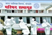 भोपाल नगर निगम घोटाला: अपर आयुक्त सेवतकर को हटाया, लोकायुक्त ने की थी FIR, कमिश्नर ने बजट से पहले वित्त विभाग सौंपा