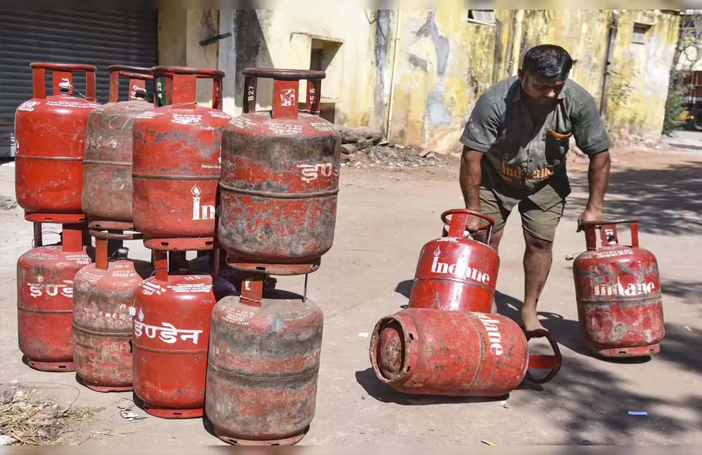 मंडीदीप में LPG एजेंसी पर प्रशासन का छापा, 200 से अधिक सिलेंडर जब्त; जबलपुर में हॉकर के घर पुलिस की छापेमारी मंडीदीप में LPG एजेंसी पर छापा, 200 से ज्यादा सिलेंडर जब्त; जबलपुर में पुलिस ने हॉकर के घर से 10 सिलेंडर और 47 गैस बुक बरामद मंडीदीप में LPG एजेंसी पर छापा, 200 सिलेंडर जब्त; जबलपुर में पुलिस ने हॉकर के घर से गैस सिलेंडर और बुक्स की बरामदगी की मंडीदीप में LPG एजेंसी पर प्रशासन का छापा, 200 से अधिक सिलेंडर जब्त; जबलपुर में हॉकर के घर पुलिस की छापेमारी मंडीदीप में LPG एजेंसी पर छापा, 200 से ज्यादा सिलेंडर जब्त; जबलपुर में पुलिस ने हॉकर के घर से 10 सिलेंडर और 47 गैस बुक बरामद मंडीदीप में LPG एजेंसी पर छापा, 200 सिलेंडर जब्त; जबलपुर में पुलिस ने हॉकर के घर से गैस सिलेंडर और बुक्स की बरामदगी की
