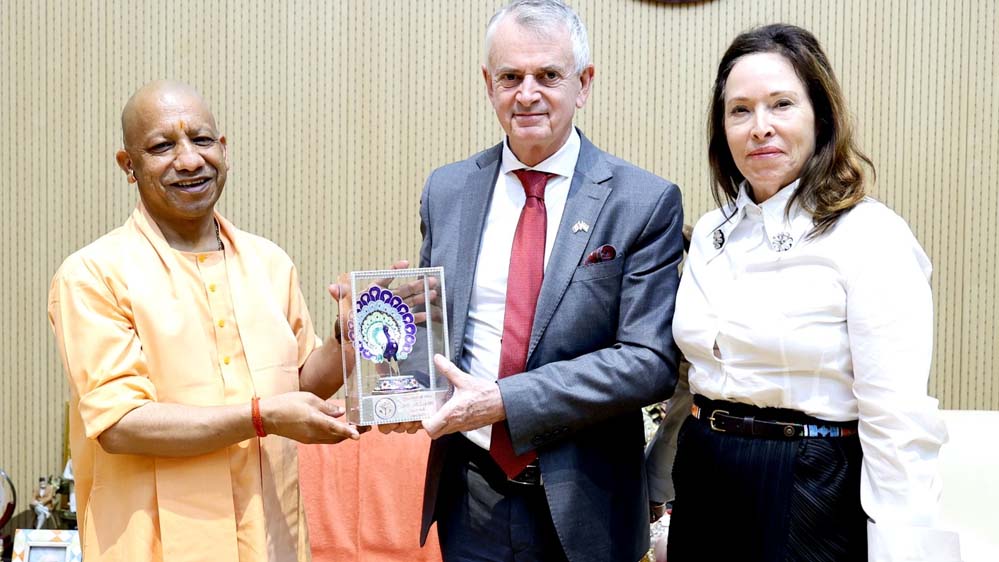 मुख्यमंत्री योगी से कनाडा के उच्चायुक्त की मुलाकात, यूपी में निवेश व टेक्नोलॉजी सहयोग पर जोर