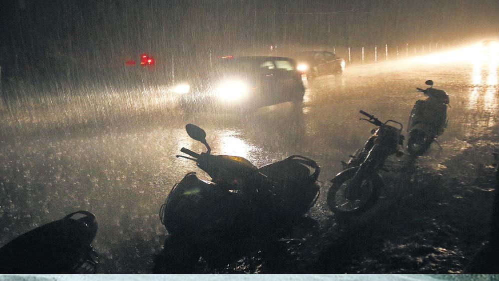 MP में 3 दिन आंधी और बारिश का अलर्ट, मार्च में पहली बार ओलावृष्टि की संभावना