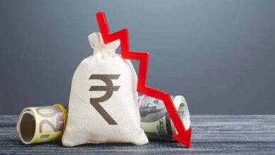 पश्चिम एशिया तनाव का असर: डॉलर के मुकाबले रुपया रिकॉर्ड गिरावट में, 92.5 तक पहुंचा