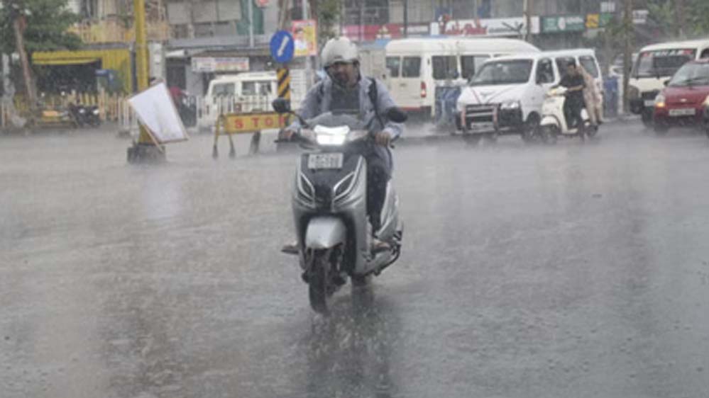 भोपाल, जबलपुर समेत आधे MP में बारिश, कई जिलों में ओले गिरने से फसलों को नुकसान; 34 जिलों में अलर्ट