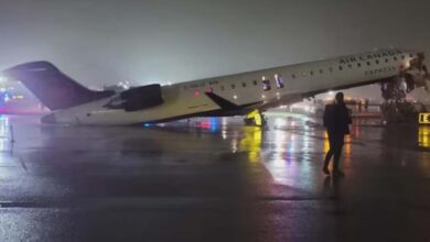 न्यूयॉर्क एयरपोर्ट पर बड़ा हादसा: एयर कनाडा का विमान फायर ट्रक से टकराया, 4 घायल