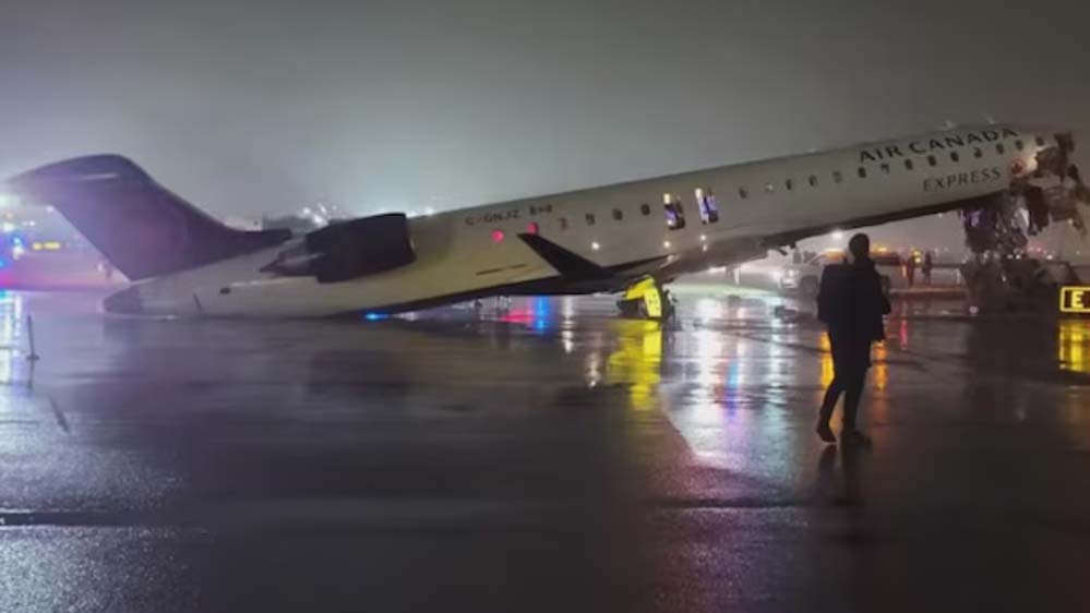 न्यूयॉर्क एयरपोर्ट पर बड़ा हादसा: एयर कनाडा का विमान फायर ट्रक से टकराया, 4 घायल