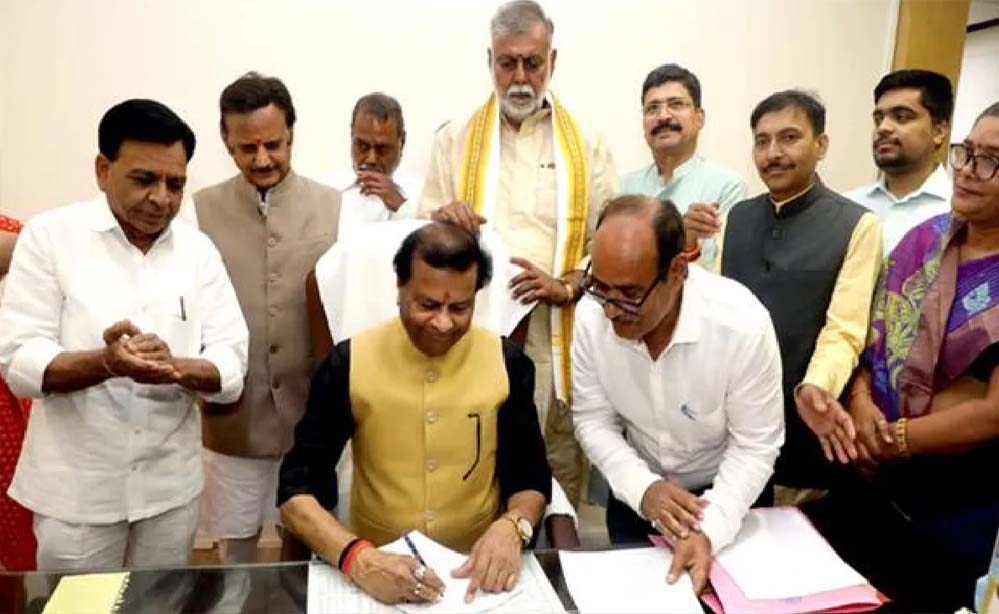 पवैया ने राज्य वित्त आयोग अध्यक्ष का कार्यभार संभाला, डिप्टी CM और मंत्रियों की मौजूदगी में हुआ समारोह