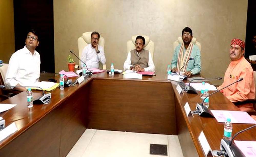 उच्च गुणवत्ता की चिकित्सा शिक्षा और चिकित्सा सेवाओं के सुदृढ़ीकरण के लिए बजट की कमी नहीं : उप मुख्यमंत्री शुक्ल