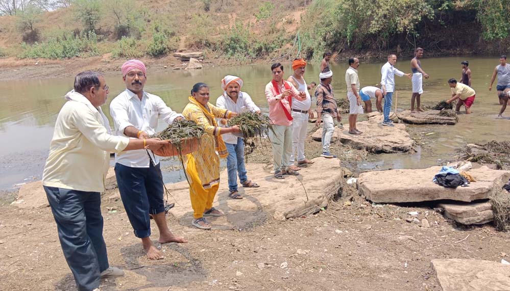 प्रधानमंत्री कृषि सिंचाई योजना के तहत स्टॉप डैम और चेक डैम की मरम्मत व नवीनीकरण होंगे