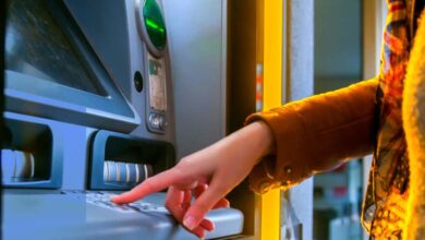 ATM Rule Change: 1 अप्रैल से ATM से पैसे निकालना होगा महंगा, बदल रहे हैं ये अहम नियम