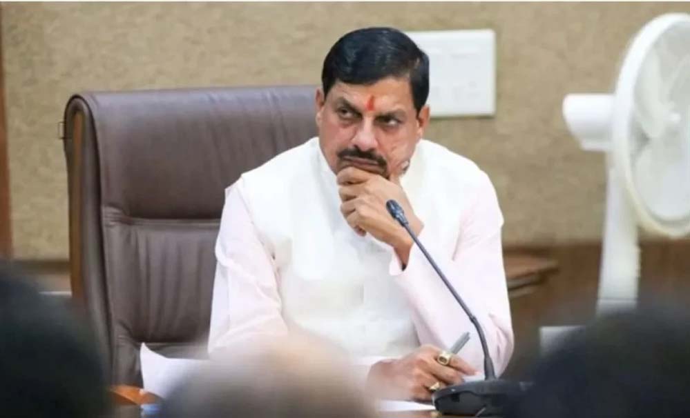 CM मोहन यादव ने छिंदवाड़ा हादसे पर जताया दुख, मृतकों के परिजनों को 4-4 लाख की सहायता राशि का ऐलान CM मोहन यादव ने छिंदवाड़ा हादसे पर जताया दुख, मृतकों के परिजनों को 4-4 लाख की सहायता राशि का ऐलान