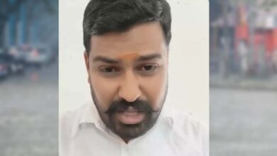 पीएम की मिमिक्री करने वाले शिक्षक के सस्पेंशन पर कोर्ट की रोक, अधिकारियों को कहा- दबाव में कार्रवाई न करें