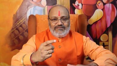 यति नरसिंहानंद का विवादित बयान, बोले- गांधी समाज के लिए जहर, गोडसे ने हत्या नहीं वध किया यति नरसिंहानंद का विवादित बयान, बोले- गांधी समाज के लिए जहर, गोडसे ने हत्या नहीं वध किया