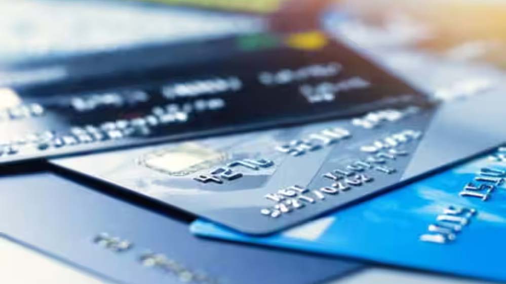 Credit Card Rule Change: 1 अप्रैल से होंगे बड़े बदलाव, जानें क्या-क्या बदलेगा अगर आप भी करते हैं क्रेडिट कार्ड का इस्तेमाल Credit Card Rule Change: 1 अप्रैल से होंगे बड़े बदलाव, जानें क्या-क्या बदलेगा अगर आप भी करते हैं क्रेडिट कार्ड का इस्तेमाल
