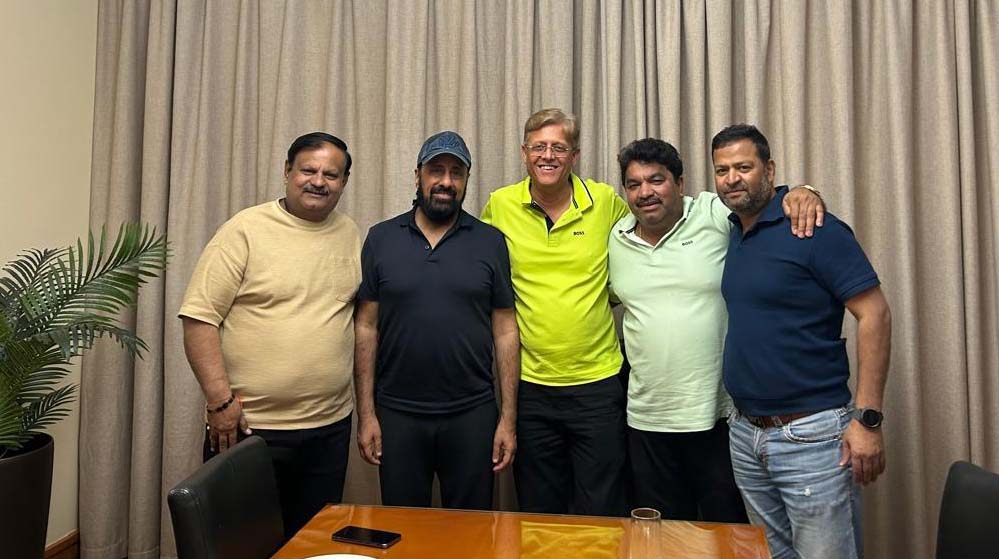 आज भी दुबई में फंसे रहेंगे एमपी के लोग: शारजाह से इंदौर की फ्लाइट कैंसिल, विजयवर्गीय ने 100 से अधिक फंसे लोगों से किया संपर्क