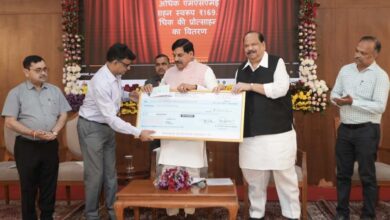 मध्यप्रदेश लघु उद्योग निगम लिमिटेड द्वारा मध्यप्रदेश शासन को राशि रू. 8.00 करोड का लाभांश भुगतान किया गया मध्यप्रदेश लघु उद्योग निगम लिमिटेड द्वारा मध्यप्रदेश शासन को राशि रू. 8.00 करोड का लाभांश भुगतान किया गया