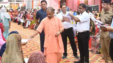 ‘इलाज कराइए, पैसा हमारी सरकार देगी’: जनता दर्शन में सीएम योगी ने की घोषणा