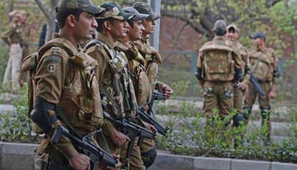 खामेनेई की मौत के बाद भारत में हाईअलर्ट, कानून-व्यवस्था में उल्लंघन पर सख्त कार्रवाई की चेतावनी