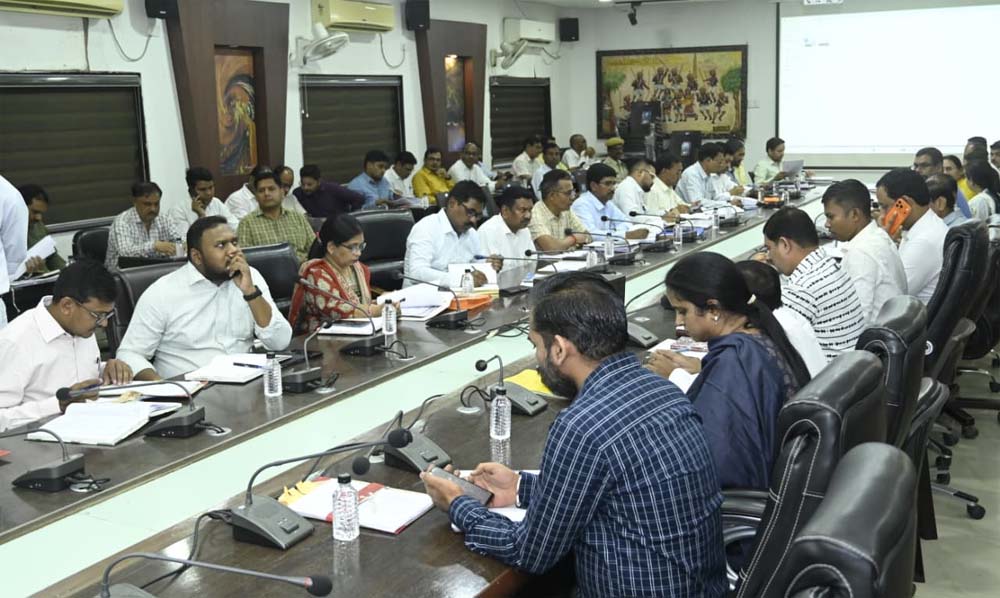 हिट एंड रन मामलों में 2 लाख सहायता के प्रकरण बनाने के निर्देश