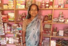 डिजिटल दौर में बदली तस्वीर: फैंसी स्टोर से प्रीति यादव बनीं नई पीढ़ी की आत्मनिर्भर उद्यमी