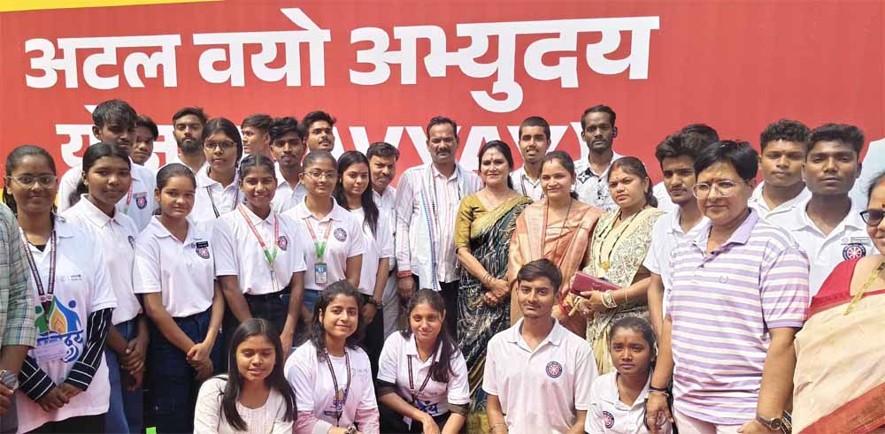 युवाओं ने लिया वरिष्ठजनों के अनुभवों से प्रेरणा, सामाजिक समरसता का संदेश युवाओं ने लिया वरिष्ठजनों के अनुभवों से प्रेरणा, सामाजिक समरसता का संदेश