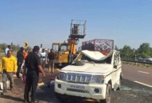 पूर्वांचल एक्सप्रेसवे पर दर्दनाक हादसा: तेज रफ्तार बोलेरो पलटी, तीन की मौत