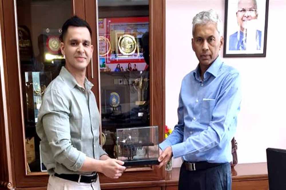 मुख्य सचिव  जैन से आईज़ीआई वेंचर्स के संस्थापक ने की भेंट