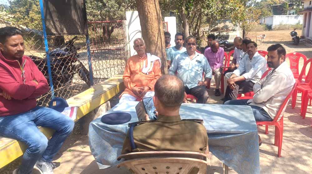 बिलासपुर पुलिस चौकी में शांति समिति की बैठक, त्योहारों को लेकर बनी रणनीति