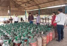 दुर्ग में बड़ा एक्शन: 599 गैस सिलेंडर जब्त, खाद्य विभाग की ताबड़तोड़ छापेमारी