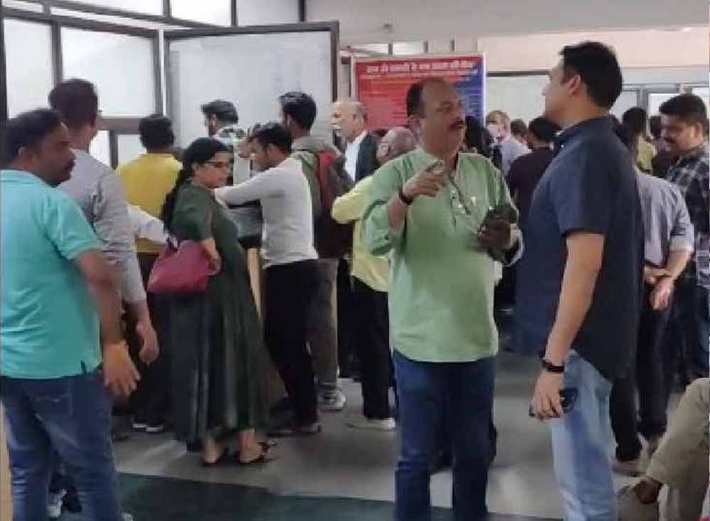 रजिस्ट्री कम, फिर भी बढ़ा सरकारी खजाना: अब छुट्टियों में भी होंगे पंजीयन कार्य