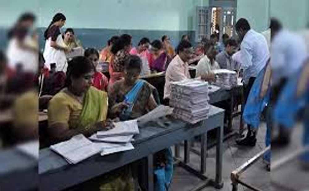 छुट्टियों में भी ड्यूटी: शिक्षक करेंगे बोर्ड कॉपियों की जांच, स्कूलों के आसपास कड़ी सुरक्षा