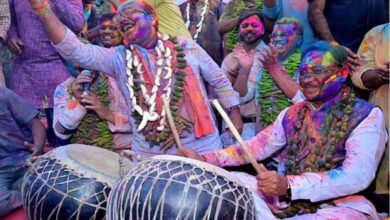 CM साय ने रायपुर प्रेस क्लब में पत्रकारों के साथ खेली होली, आपसी प्रेम और सद्भाव का दिया सन्देश