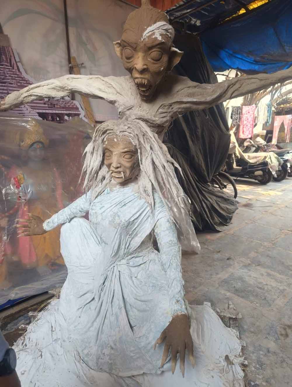 रायपुर में ‘मुंज्या’ थीम की होलिका बनी आकर्षण, चौक-चौराहों पर दिखेंगी अनोखी मूर्तियां