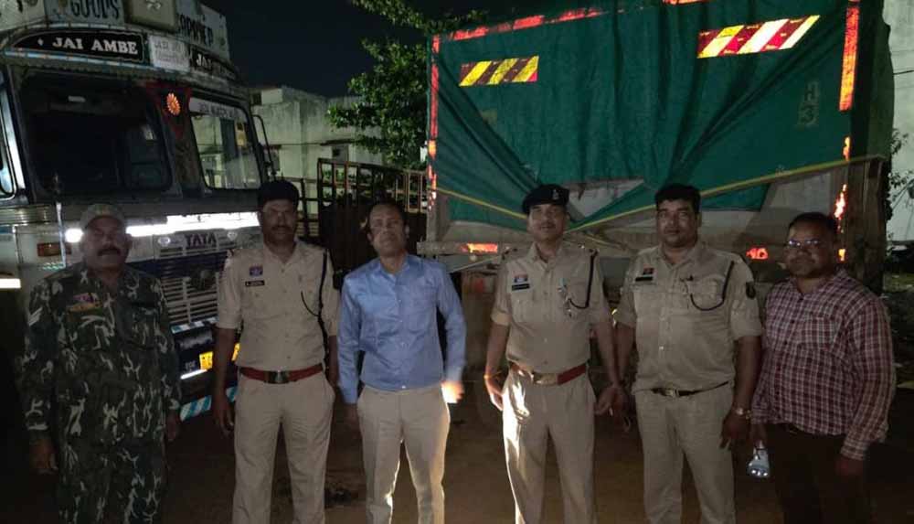 अवैध खनन पर बड़ी कार्रवाई: 11 हाइवा, 2 जेसीबी और चैन माउंटेन मशीन जब्त