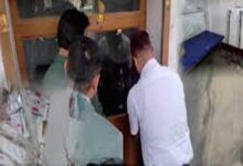 स्वास्थ्य विभाग की बड़ी कार्रवाई: अवैध रूप से चल रहे दो क्लीनिक सील, दवाइयां जब्त