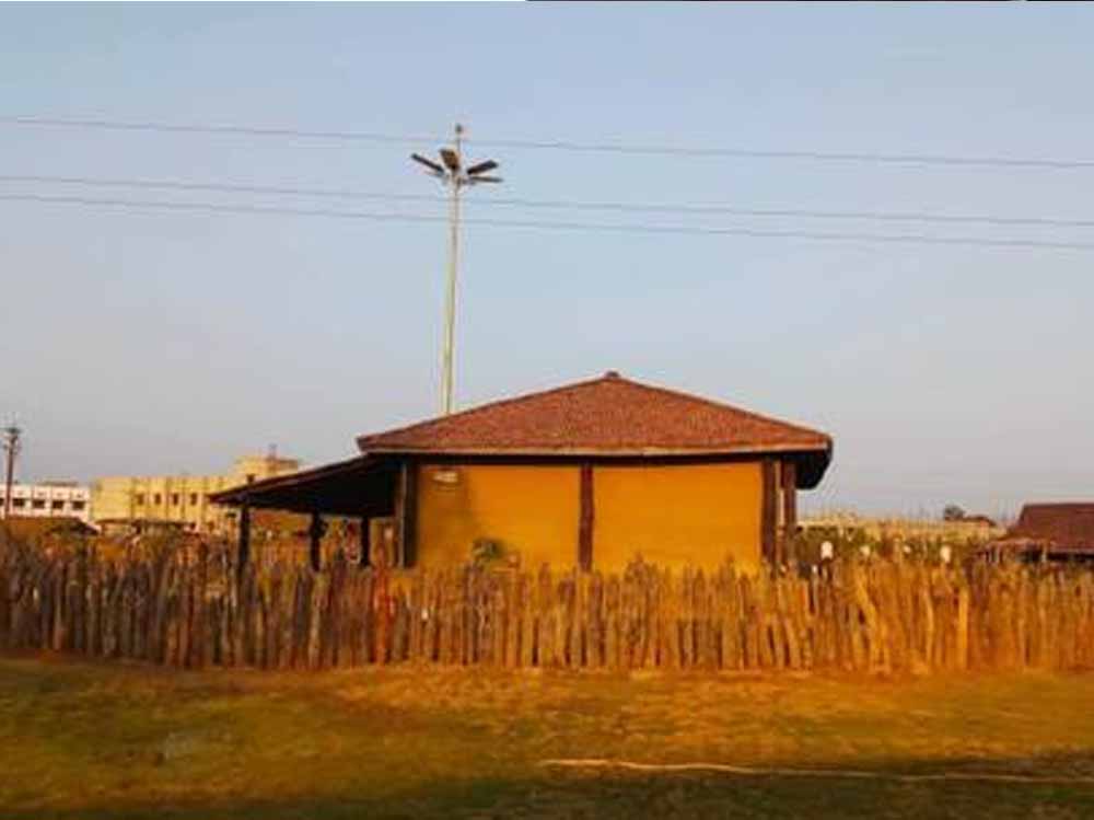 बस्तर में होमस्टे नीति से पर्यटन को बढ़ावा, गांव-गांव खुलेंगे रोजगार के नए अवसर बस्तर में होमस्टे नीति से पर्यटन को बढ़ावा, गांव-गांव खुलेंगे रोजगार के नए अवसर