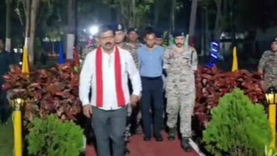 रात में बस्तर के CRPF कैंप पहुंचे गृहमंत्री विजय शर्मा, जोखिम भरे सड़क सफर के बीच किया दौरा रात में बस्तर के CRPF कैंप पहुंचे गृहमंत्री विजय शर्मा, जोखिम भरे सड़क सफर के बीच किया दौरा