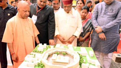 मुख्यमंत्री ने किए मां विंध्यवासिनी के दर्शन चैत्र नवरात्रि से पहले गोरक्षपीठाधीश्वर ने मां के चरणों में लगाई हाजिरी