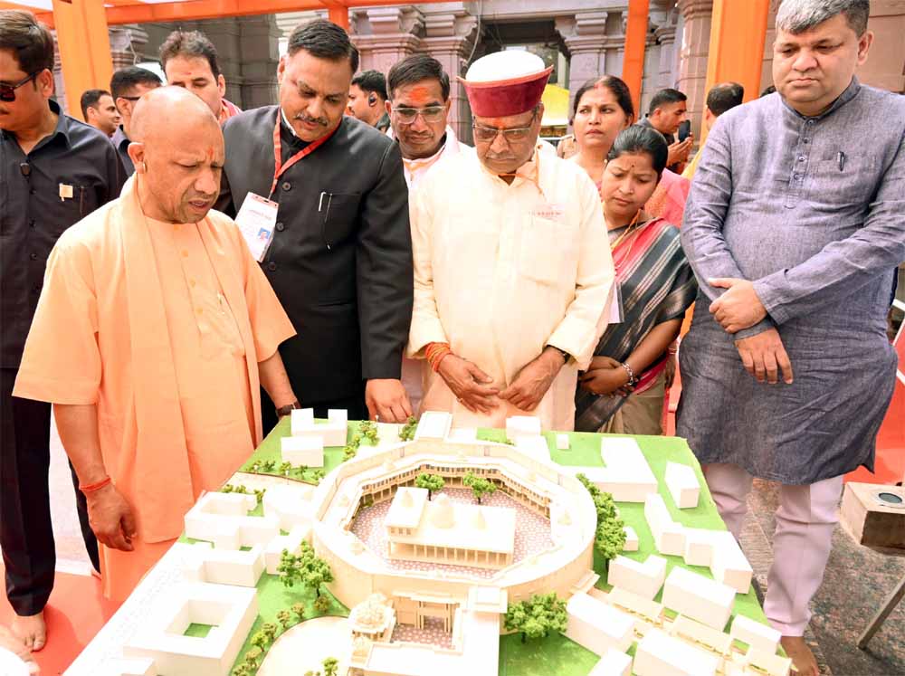 मुख्यमंत्री ने किए मां विंध्यवासिनी के दर्शन चैत्र नवरात्रि से पहले गोरक्षपीठाधीश्वर ने मां के चरणों में लगाई हाजिरी मुख्यमंत्री ने किए मां विंध्यवासिनी के दर्शन चैत्र नवरात्रि से पहले गोरक्षपीठाधीश्वर ने मां के चरणों में लगाई हाजिरी