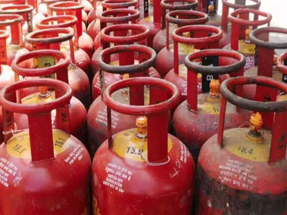 11 महीने बाद MP में घरेलू LPG सिलेंडर ₹60 महंगा, भोपाल में 918 रुपए में मिलेगा