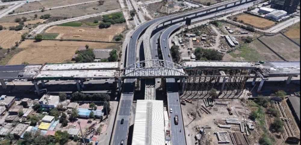 इंदौर में इंजीनियरिंग का कमाल: 23 मीटर ऊंचाई पर 400 टन का स्टील गर्डर लॉन्च, 12 घंटे में पूरा हुआ काम इंदौर में इंजीनियरिंग का कमाल: 23 मीटर ऊंचाई पर 400 टन का स्टील गर्डर लॉन्च, 12 घंटे में पूरा हुआ काम