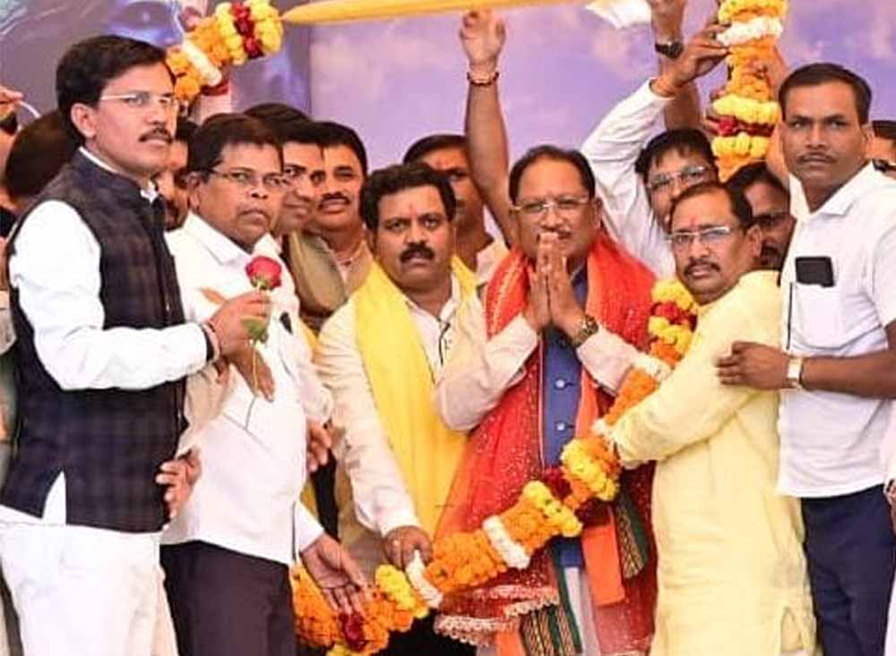 मुख्यमंत्री  साय ने जुनवानी नर्मदा धाम में की पंच कुंडीय  रुद्र महायज्ञ की परिक्रमा