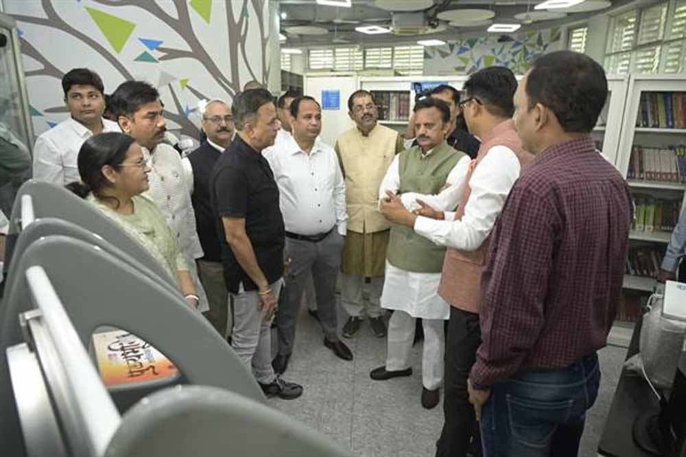 उप मुख्यमंत्री  शुक्ल ने रायपुर की नालंदा लाइब्रेरी के मॉडल को सराहा