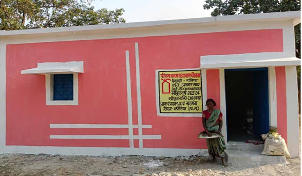 झोपड़ी से पक्के आशियाने तक- पीएम जनमन योजना से बदली रनिया बाई की जिंदगी’ झोपड़ी से पक्के आशियाने तक- पीएम जनमन योजना से बदली रनिया बाई की जिंदगी’