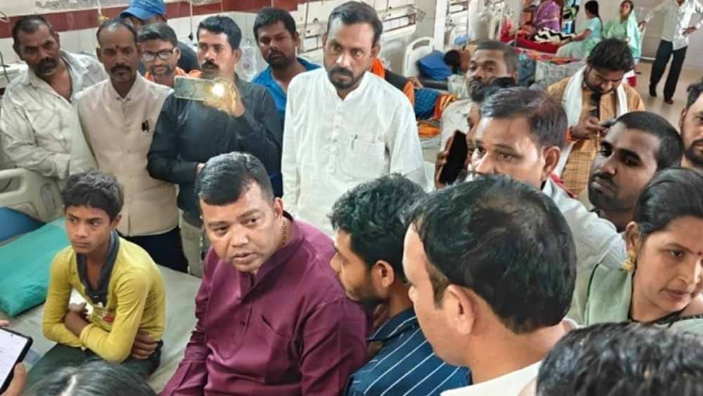 आम तोड़ने की ‘सजा’: 12 साल के मासूम को गार्ड ने बेरहमी से पीटा