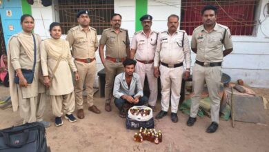 संयुक्त टीम ने 10 हजार रुपए से अधिक की देशी मदिरा किया जब्त