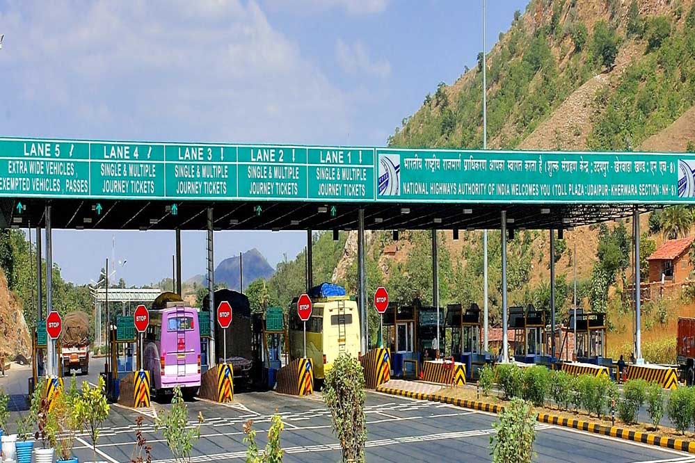 टोल वसूली पर सुप्रीम कोर्ट का बड़ा आदेश, 4-6 गुना वसूली पर टोल होंगे निरस्त